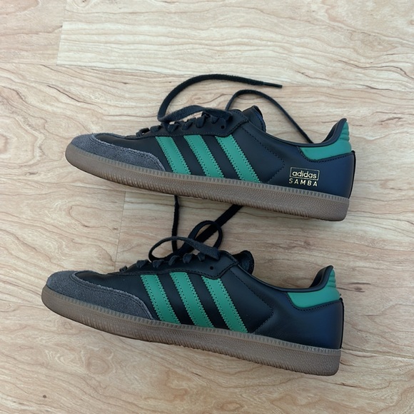 Adidas Samba Sneakers - Shadow Olive / Preloved Green / Gum - Picture 4 of 6